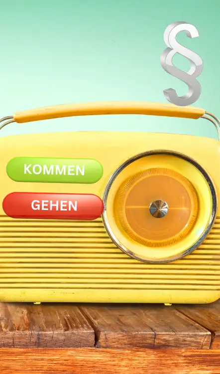 Ein Team analysiert gesetzliche Anforderungen.